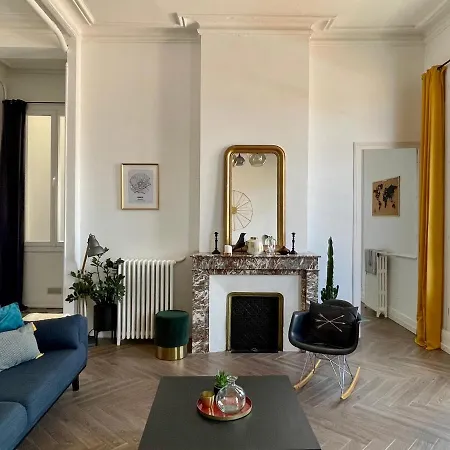 Apartment Sur Les Toits De Nimes